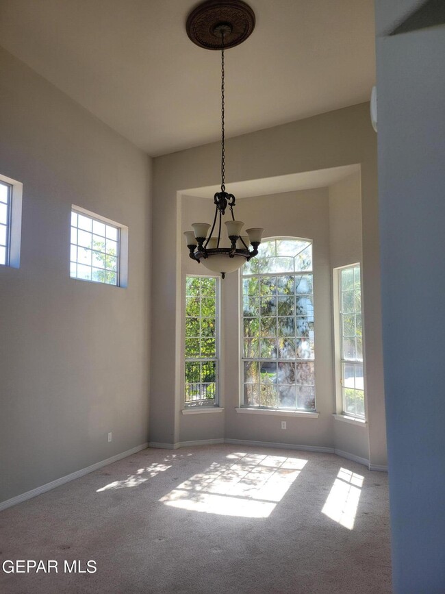 Building Photo - 6515 Wind Ridge Dr
