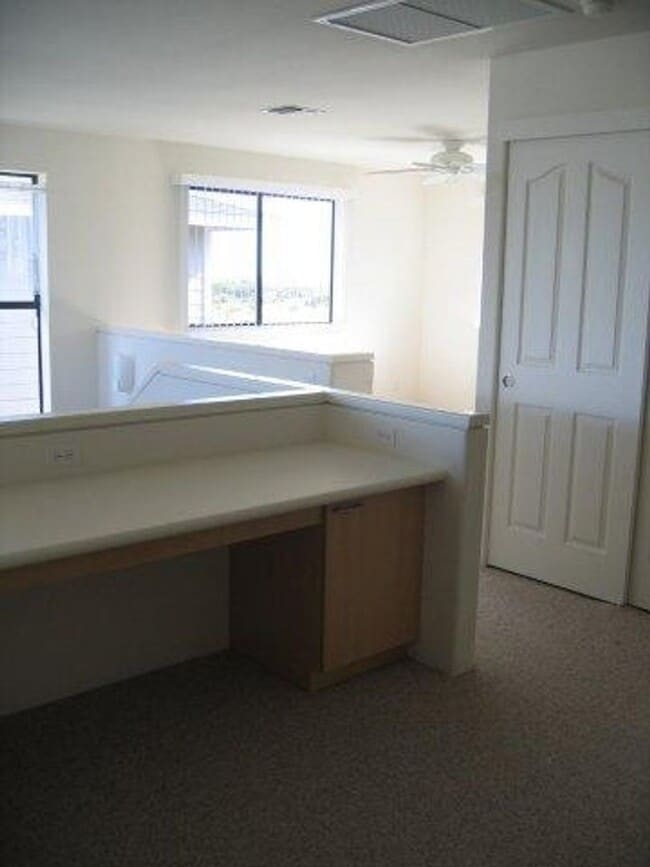 Building Photo - Wonderful 3 BD / 2.5 BA Home in Waipahu!!!