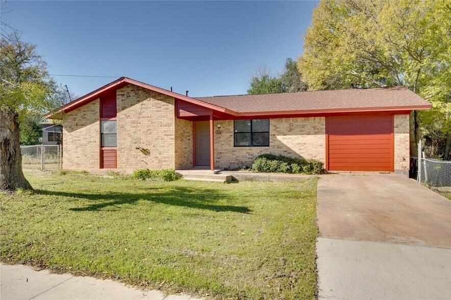 Foto principal - 706 Scenic Dr