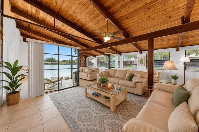 Foto del edificio - 412 Briarwood Cir