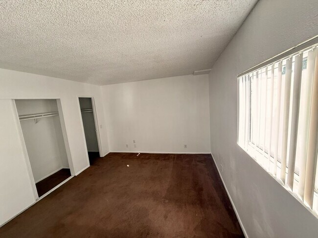 Building Photo - 316 E Ave Q-7