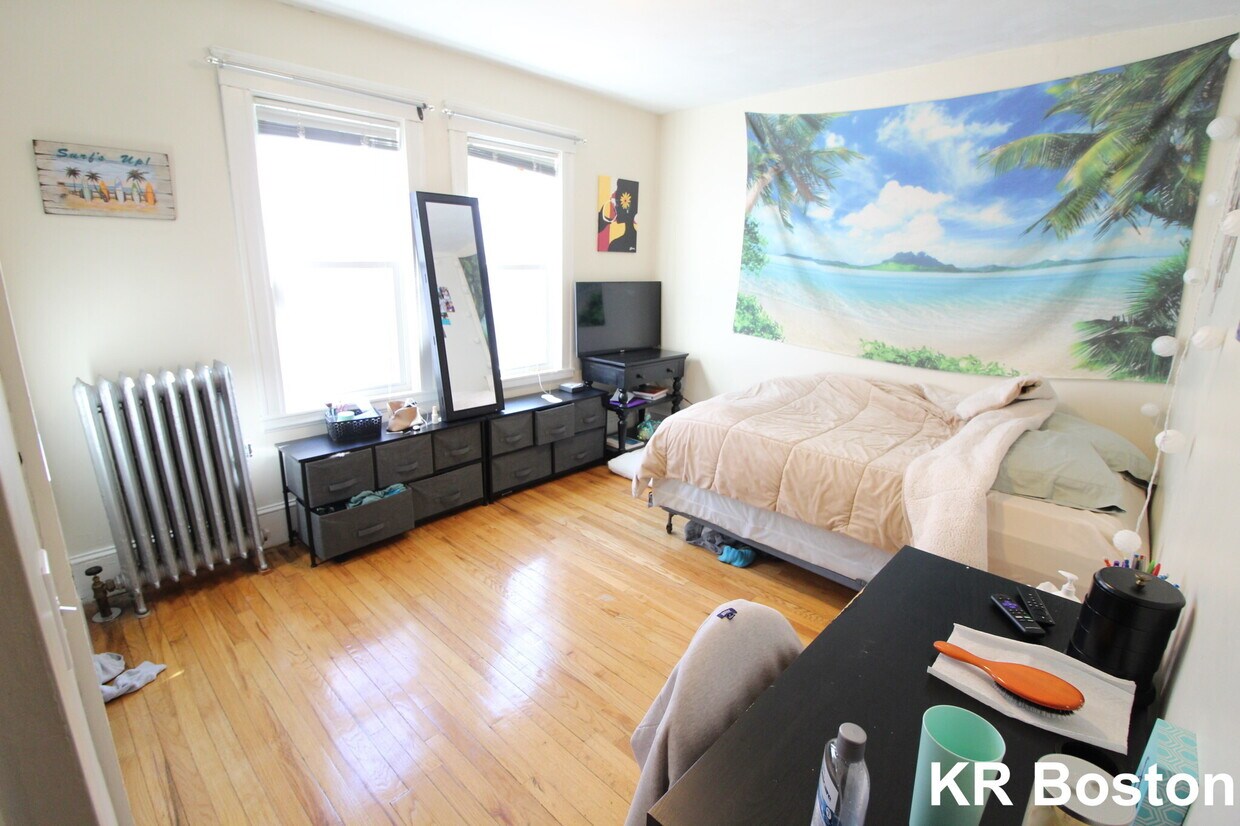 Primary Photo - 124 Nonantum St