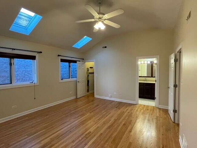 Foto del edificio - 2415 W Harrison St