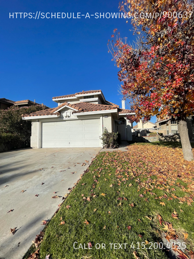 Building Photo - 2 Story- 3 bedroom and 2.5 bath Home