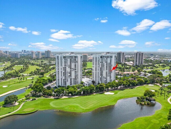 Foto del edificio - 20225 NE 34th Ct