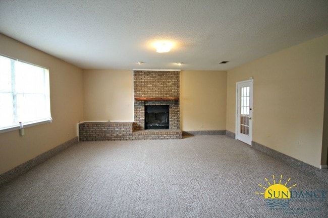 Building Photo - 381 Brian Cir