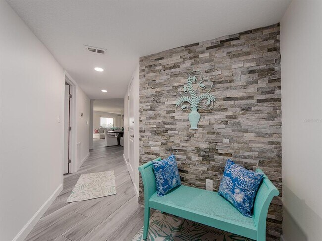 Foto del edificio - 240 Sand Key Estates Dr