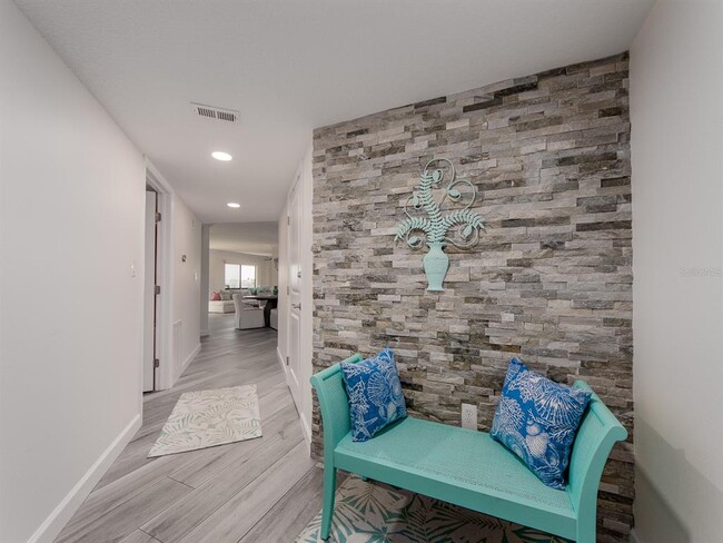 Building Photo - 240 Sand Key Estates Dr