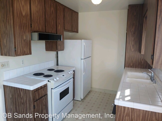 Building Photo - 1 br, 1 bath House - 3211 Midway Drive #302
