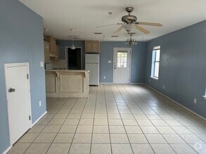 Building Photo - 1503 W Kiwi