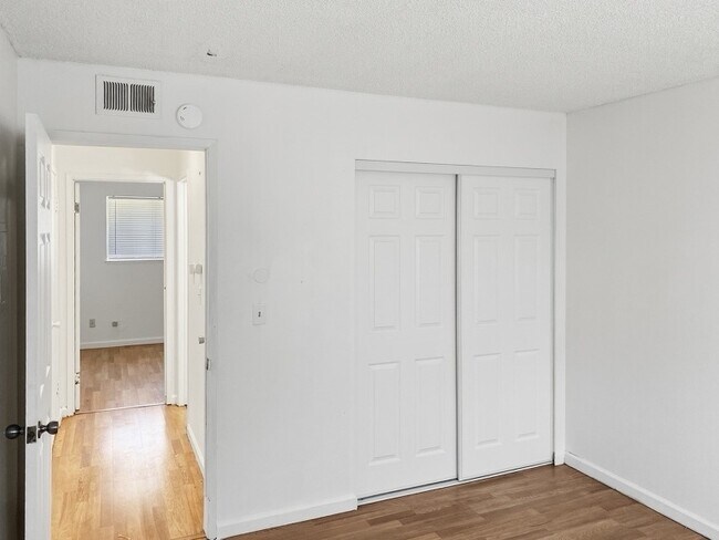 Foto del edificio - 440 Caribrook Way