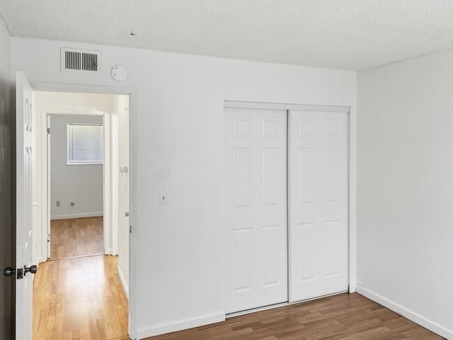 Building Photo - 440 Caribrook Way