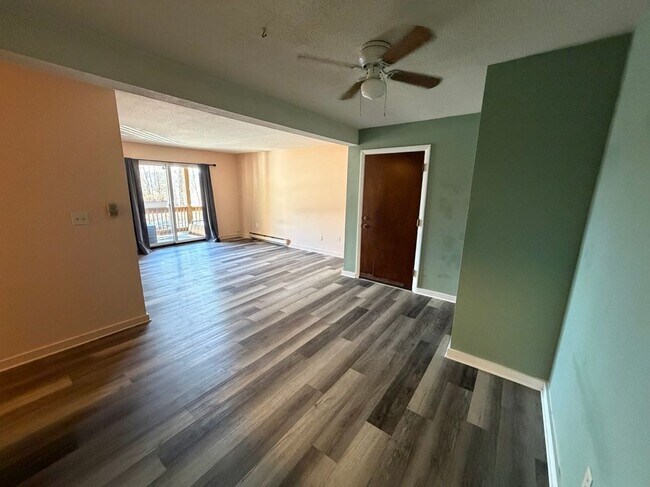 Foto del edificio - 1088 Dover Rd