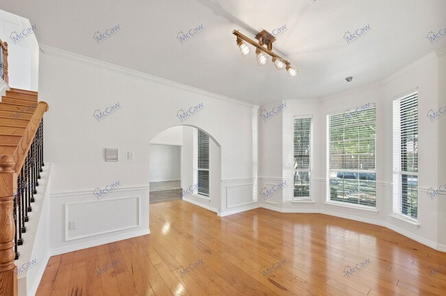 Building Photo - 622 Andover Ln