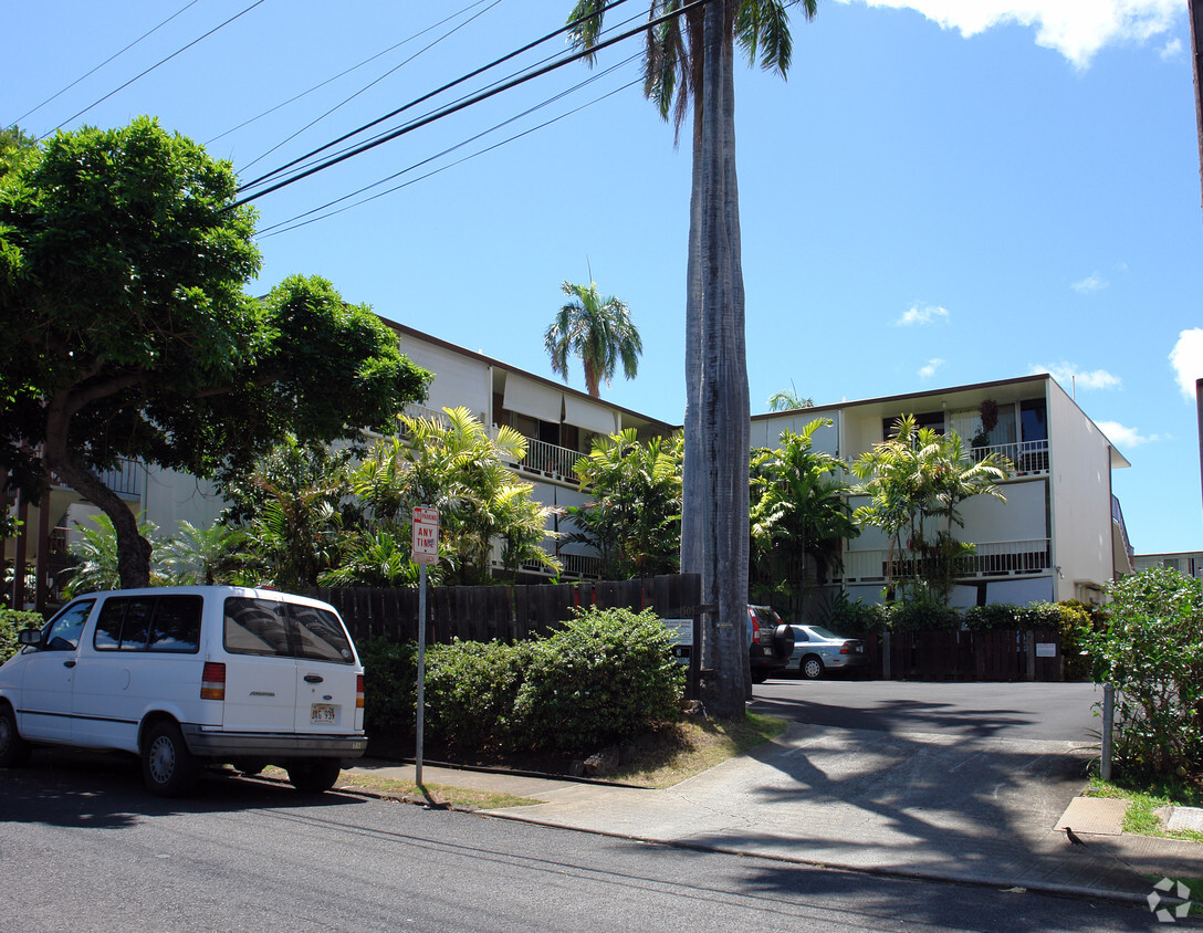 Building Photo - Makiki Palms