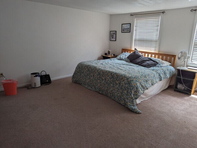 Foto del edificio - 2419-2423 Carey Way