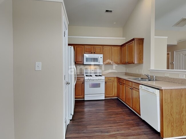 Building Photo - 714 W Parris Ave