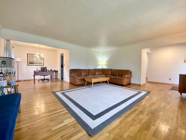 Building Photo - Charming Updated Home Across from Franklin Park and Hospital!