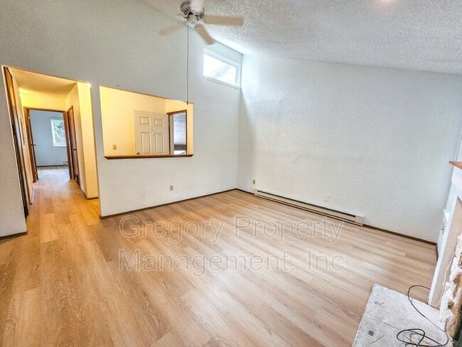 Building Photo - 12621 NE 130th Way