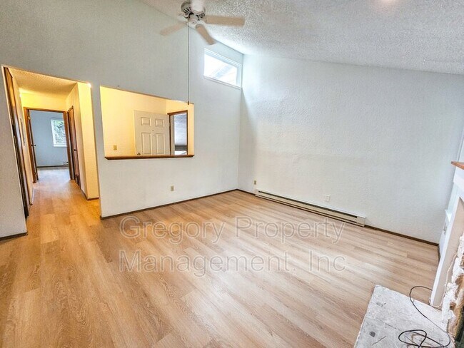 Foto del edificio - 12621 NE 130th Way