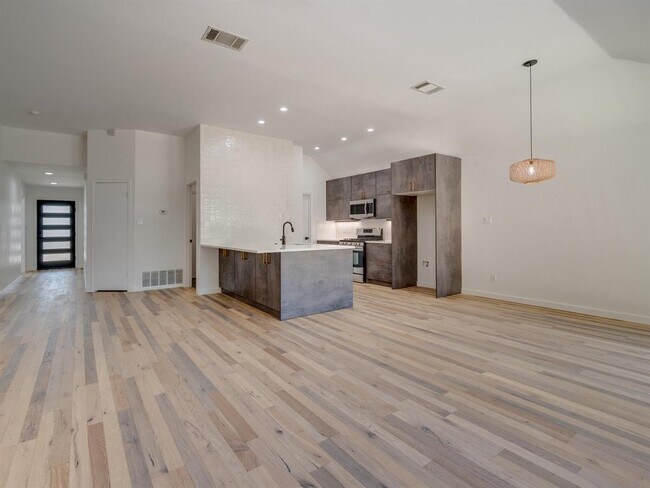 Building Photo - 13022 Staton Dr