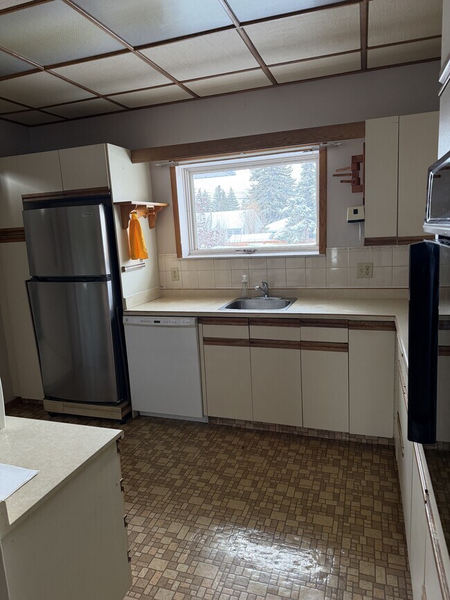 Photo du bâtiment - 410 Leslie Ave