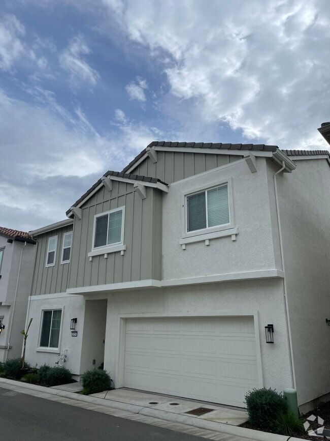Building Photo - 1654 Pagoda Lane