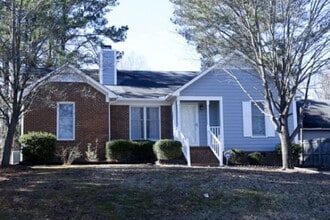 Building Photo - 911 Glenrose Dr