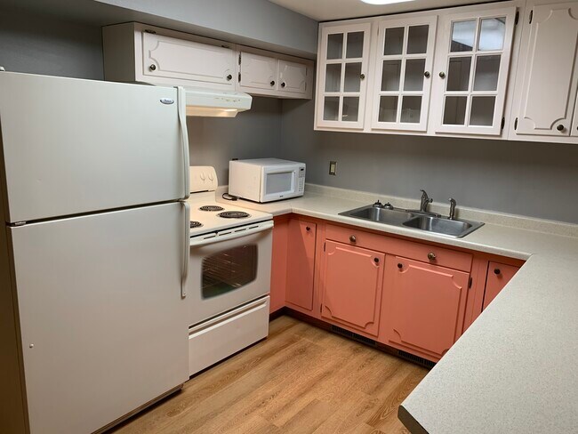 Building Photo - 315 Kittson Ave