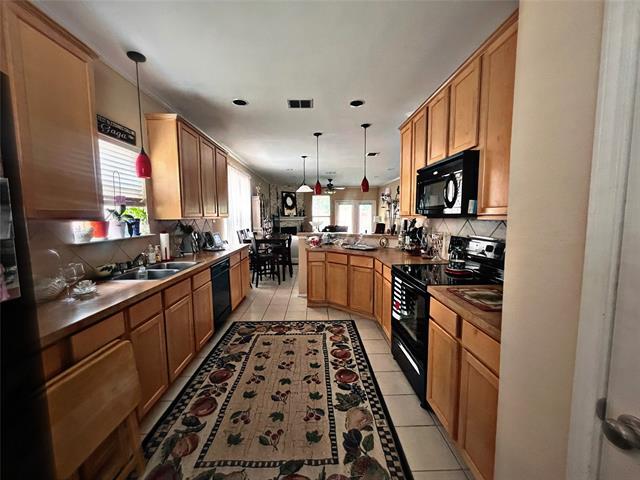 Building Photo - 5817 Quicksilver Dr