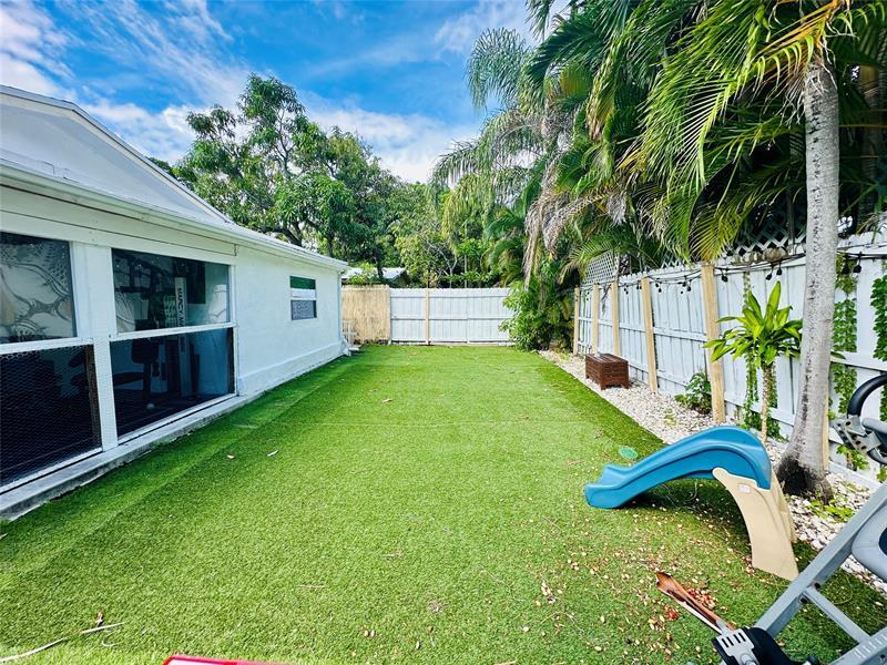 Foto principal - 1526 N Victoria Park Rd