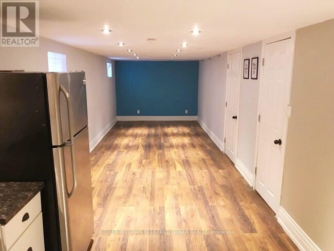 Photo du bâtiment - 95 Barker Ave