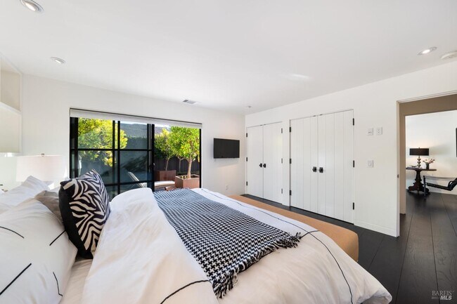 Foto del edificio - 1811 Hillview Pl