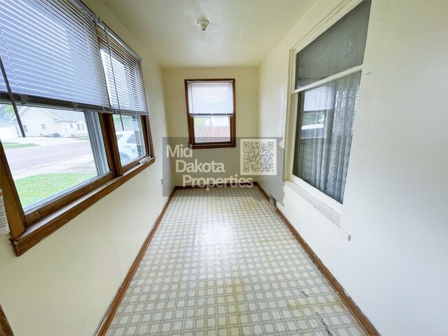 Foto del edificio - 1016 S Duff- 4 bedroom House