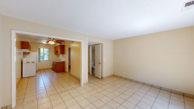 Building Photo - 18225 Happy Ln