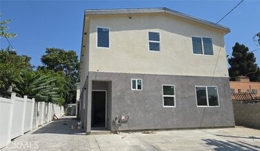 Building Photo - 313 W 56th St