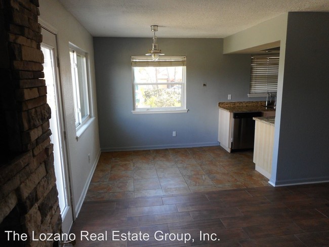 Building Photo - 11109 La Quinta Pl