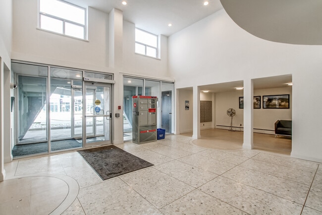 Building Photo - 80 Speers