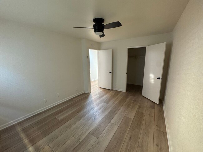 Foto del edificio - Grove Ave - IB