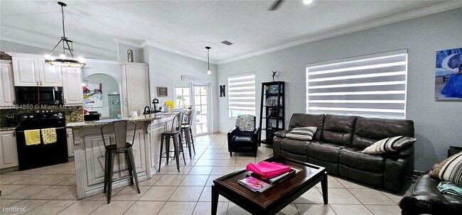 Building Photo - 4 br, 3.5 bath House - 9148 NW 174th St