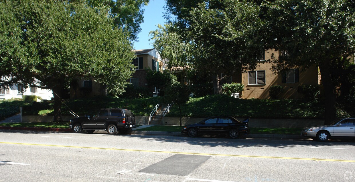 Building Photo - 1914 Verdugo Rd