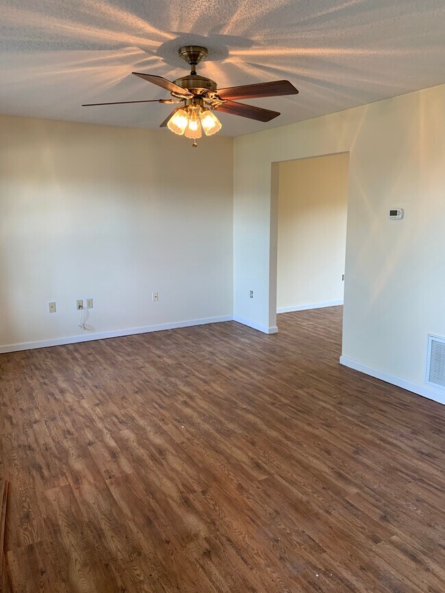 Building Photo - Duplex for Rent in Timberville