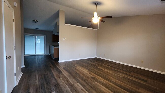 Foto del edificio - 208 S Ginger Dr