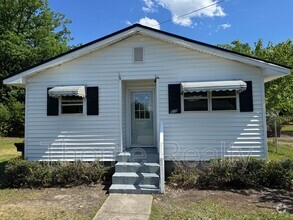 Building Photo - 515 E Wilson St