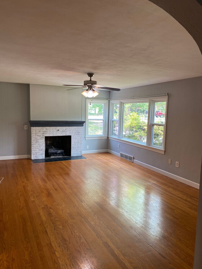 Foto del edificio - 1331 Perryville Rd