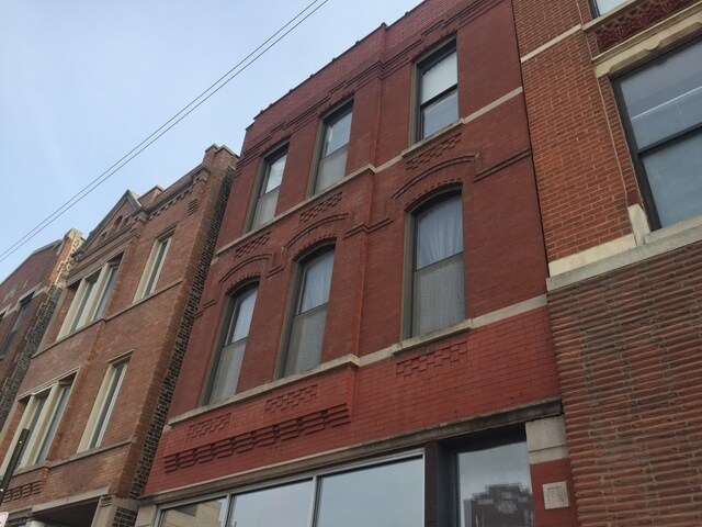 Building Photo - 1433 W Chicago Ave