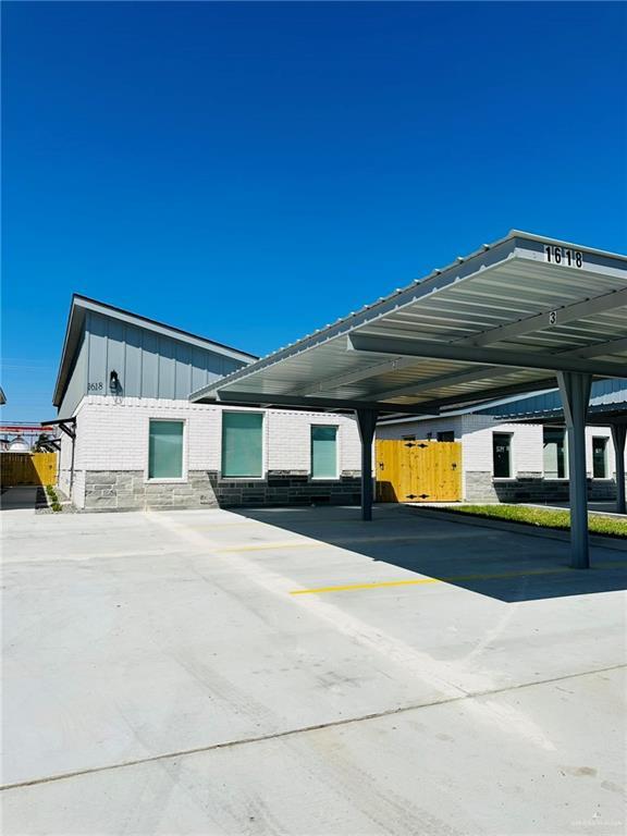 Building Photo - 1618 Playa Dr