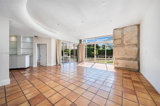 Foto del edificio - 2120 S Bayshore Dr