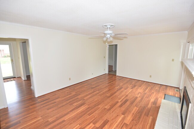 Foto del edificio - 6101 Tradewinds Ct