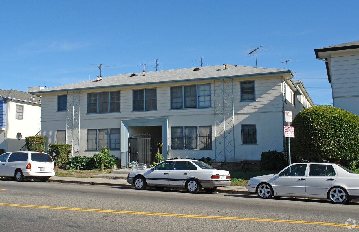Building Photo - 1180 S Fairfax Ave